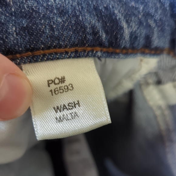 Reformation High Rise Straight Leg Jeans in Malta Wash - Size 25 - Picture 9 of 11